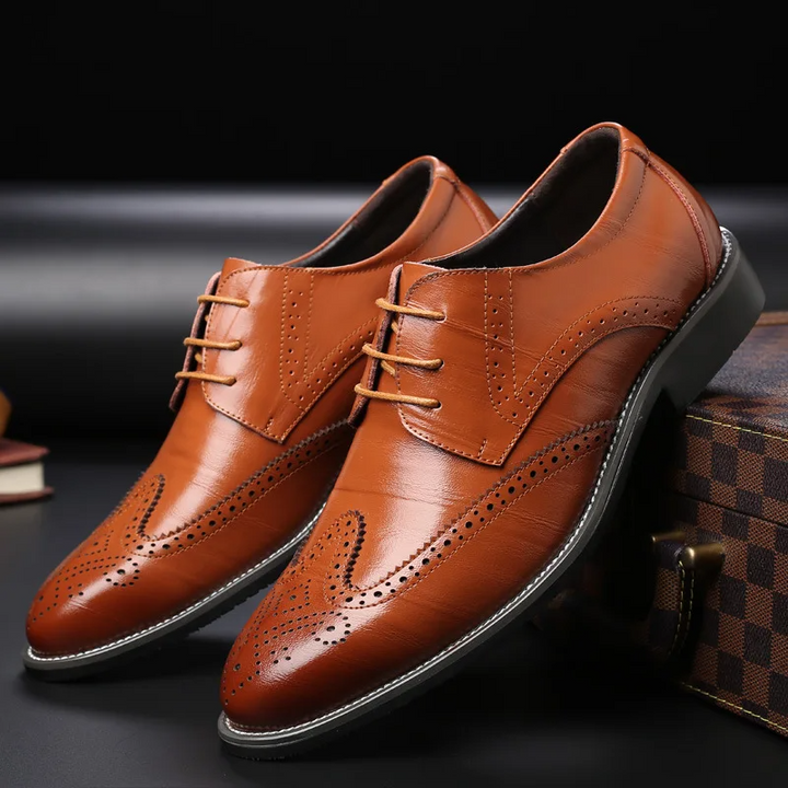 Elegant brown men's brogue oxford dress shoes, perfect for weddings & business wear.