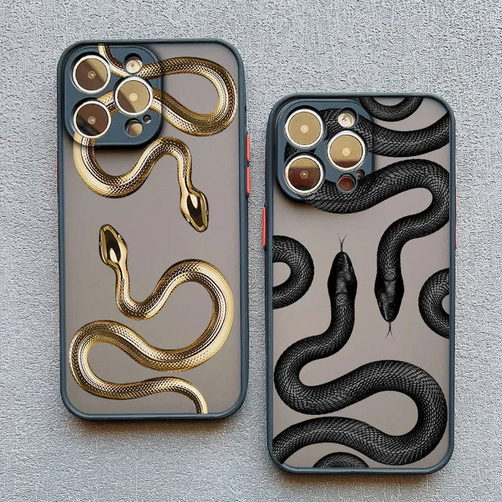 Protective serpent iPhone cover for women, offering smartphone safety with a sleek design.