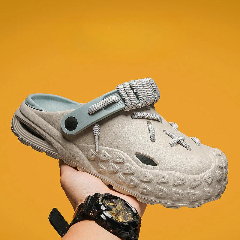 Spring men's laced clogs, cushioned for comfortable and versatile wear.