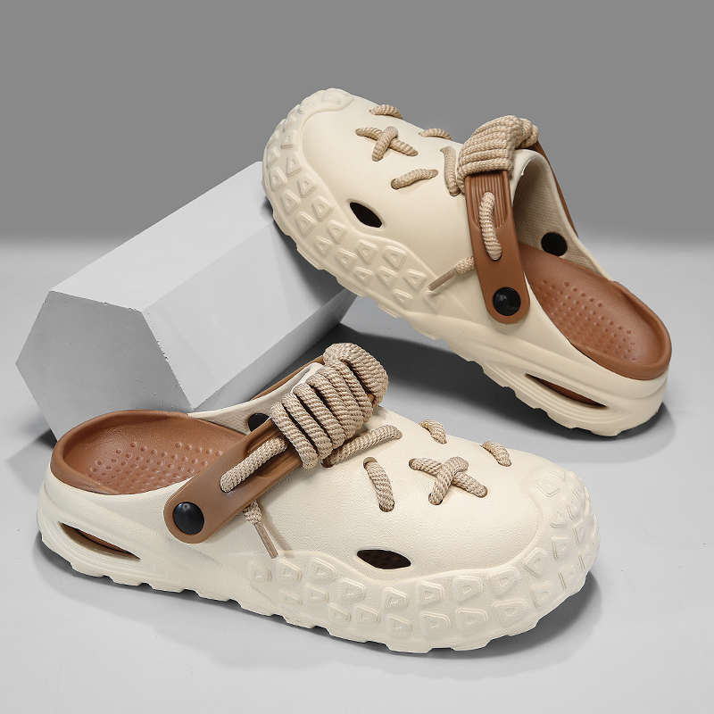 Water-friendly men's casual shoes, cushioned for ultimate comfort.
