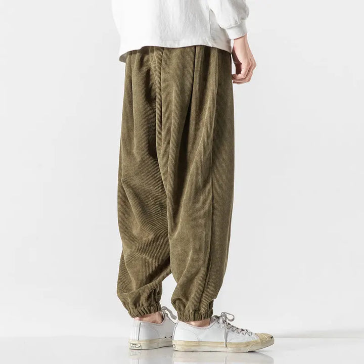 Comfortable men's Ridge pants, wide leg, ideal for casual outfits, streetwear, and everyday fashion.