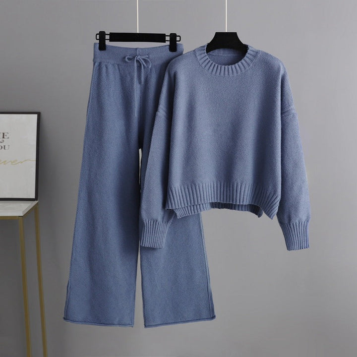 Comfortable Solara women's loungewear set: relaxed fit cropped top paired with soft, wide-leg pants for ultimate coziness.