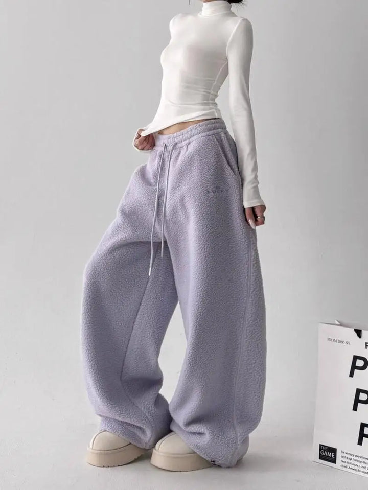Women's Cloudwalk cozy comfort pants, perfect loungewear with a relaxed fit and soft fabric for everyday style.