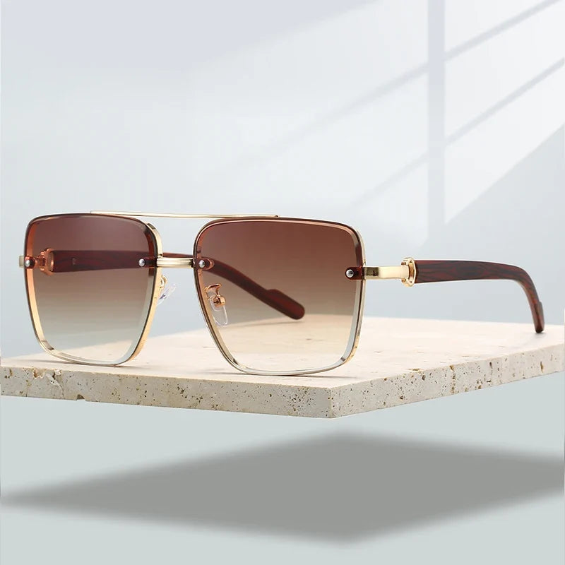Gold frame Capri sunglasses for unisex style, featuring essential UV400 eye protection. Trendy eyewear accessory.