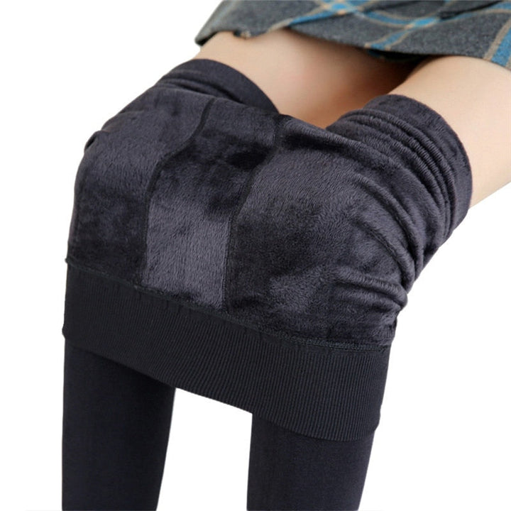 Women's cozy winter leggings, perfect for everyday wear in cold weather.