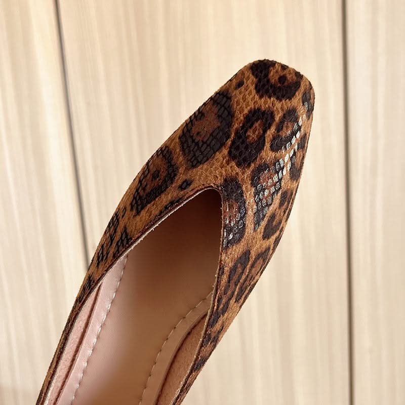 Chic women's leopard print ballet flats, fashionable animal print slip-on shoes for a stylish everyday look.
