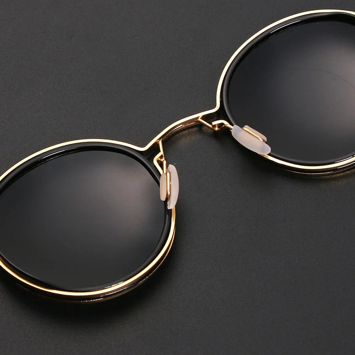 Fashionable leopard print frame unisex polarized UV400 sunglasses for a bold, protective look.