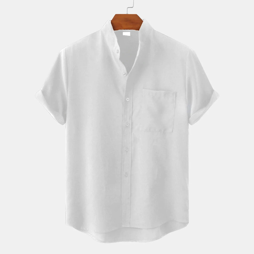 Easy care men's short-sleeve button-up, lightweight summer shirt with a relaxed fit, for casual men's fashion.