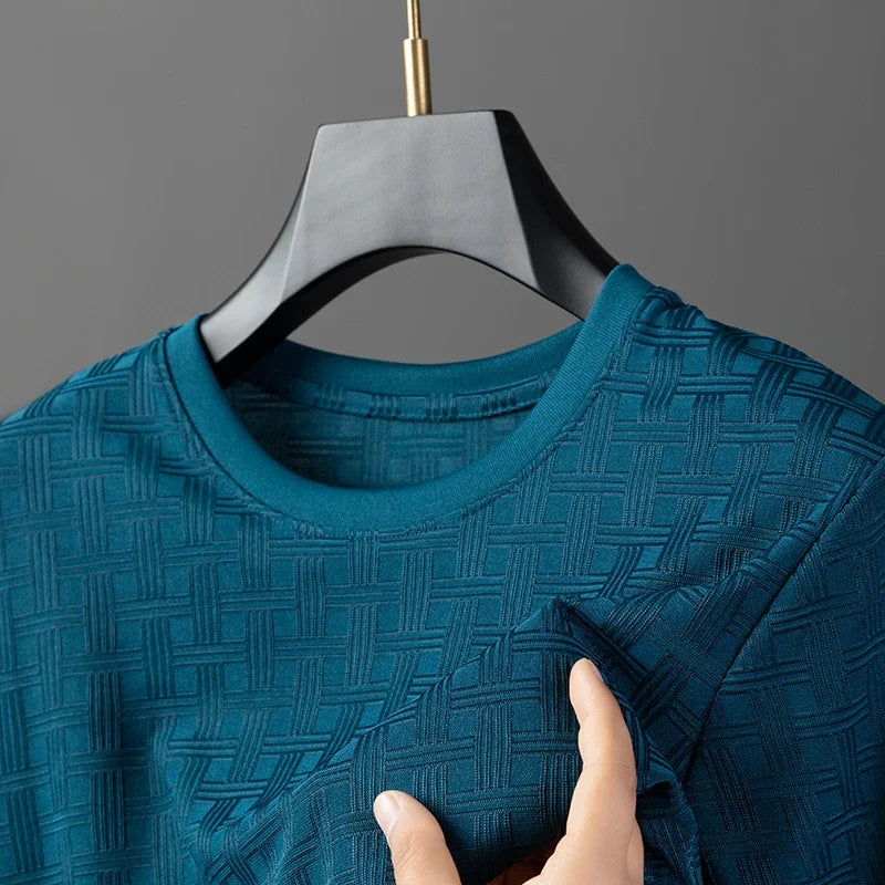 Stylish men's basic tee, a versatile comfort shirt for effortless everyday elegance.