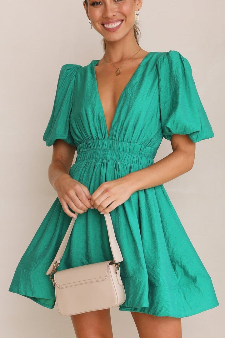 New fashion women's elegant flowy mini dress for a fresh, stylish spring/summer look. Great casual and versatile outfit.