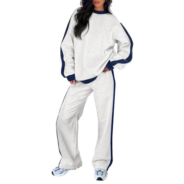 Women's premium wide-leg lounge set. Relaxed fit pants and a cozy top, ideal for stylish comfort.