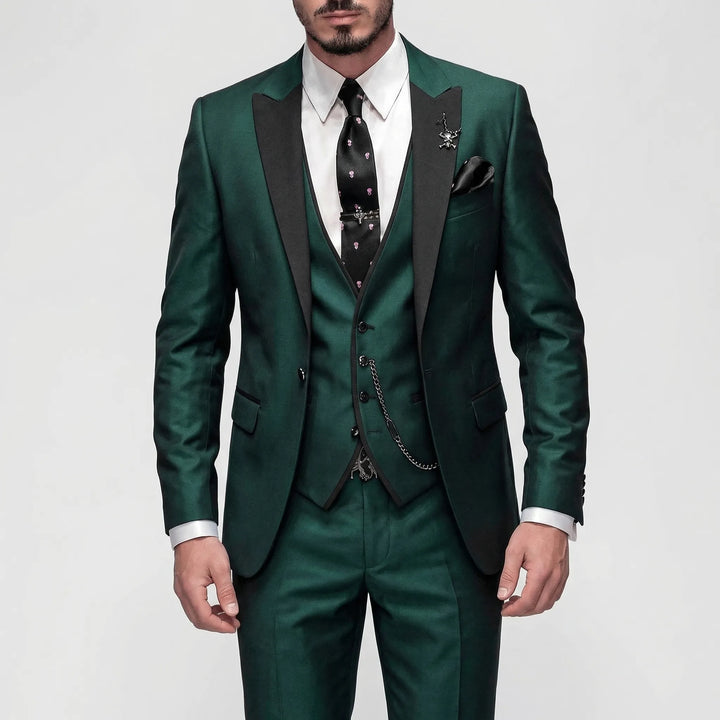 Sharp men's burgundy 3-piece slim-fit suit, perfect formal wear for business, weddings, or events.