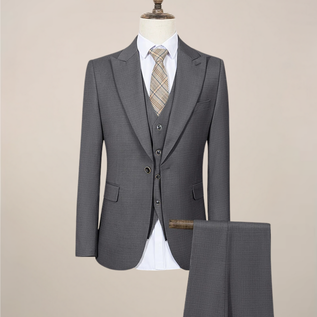 Sharp men's business casual or formal slim fit green suit. Ideal for office, meetings, or special events.
