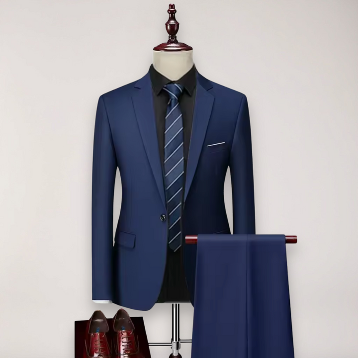 High-quality men's tailored suit set: smart blazer & trousers, ideal for business, weddings & professional fashion.