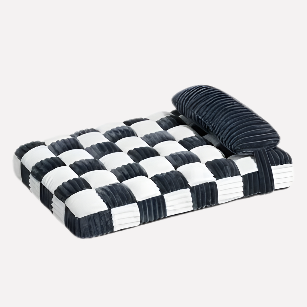 New4 orthopedic dog bed with a washable cover, ideal pet mattress for large dog comfort.