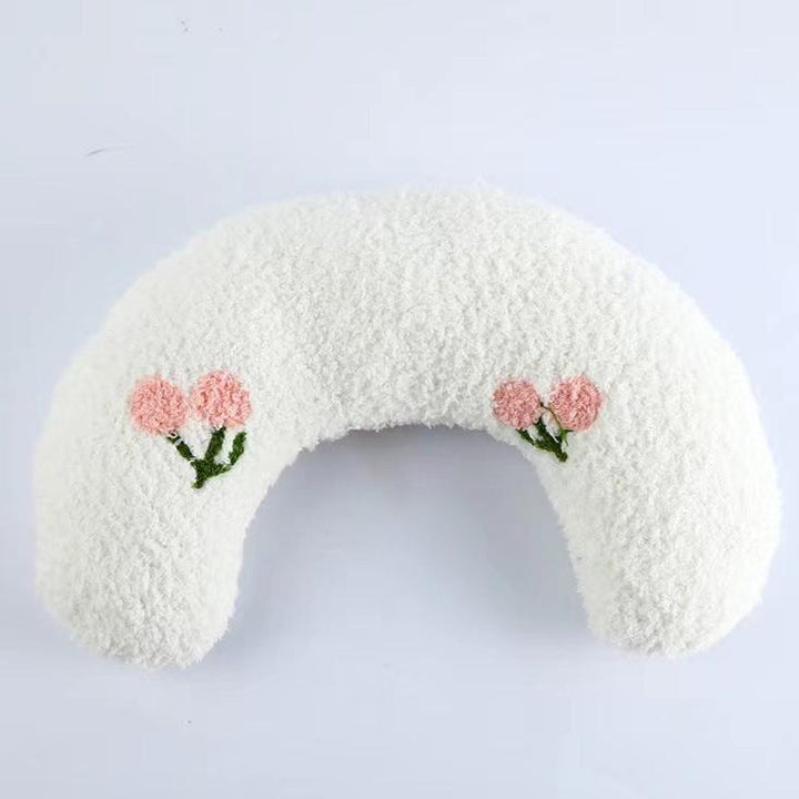 Large U-shaped pet bed, orthopedic foam for joint health and ultimate dog relaxation.