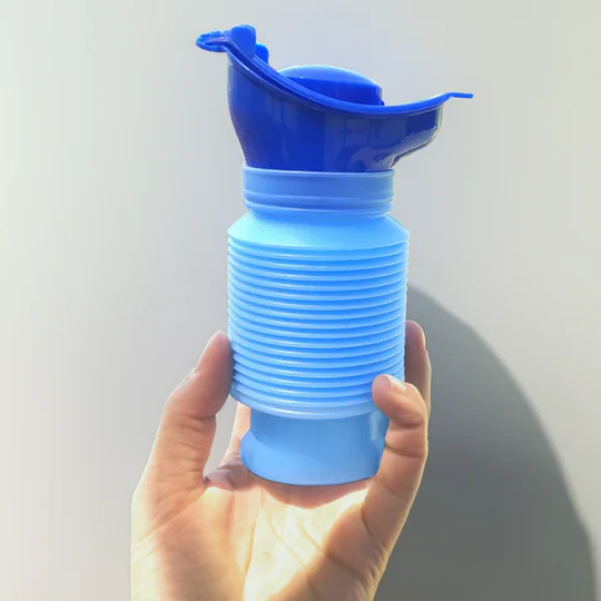 Unisex portable emergency urinal, 25 fl oz, ideal for camping, road trips, and outdoor relief. Discreet travel essential.