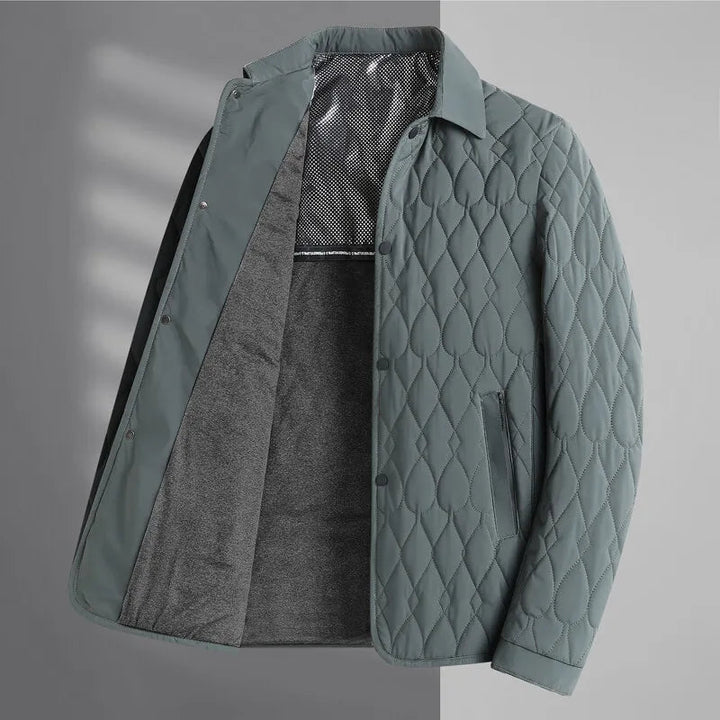 Warm men's quilted button-down jacket with collar, ideal lightweight outerwear for all seasons.