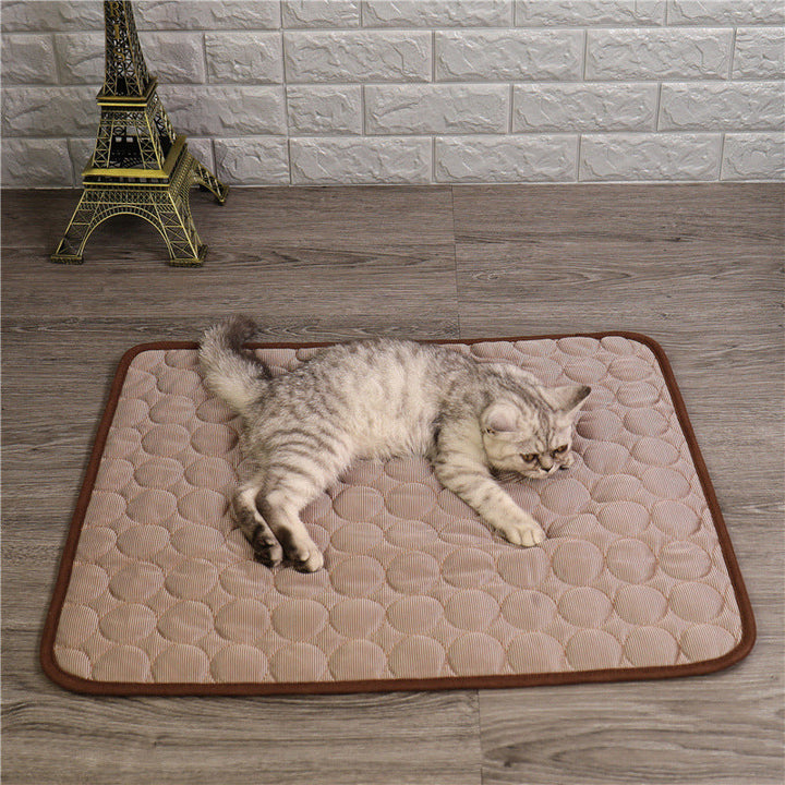 Close-up of innovative cooling gel pet mat surface, durable & easy clean for pets