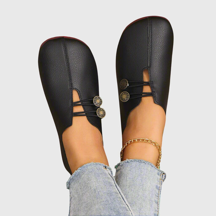Versatile women's comfort flats, designed for effortless slip-on summer style.
