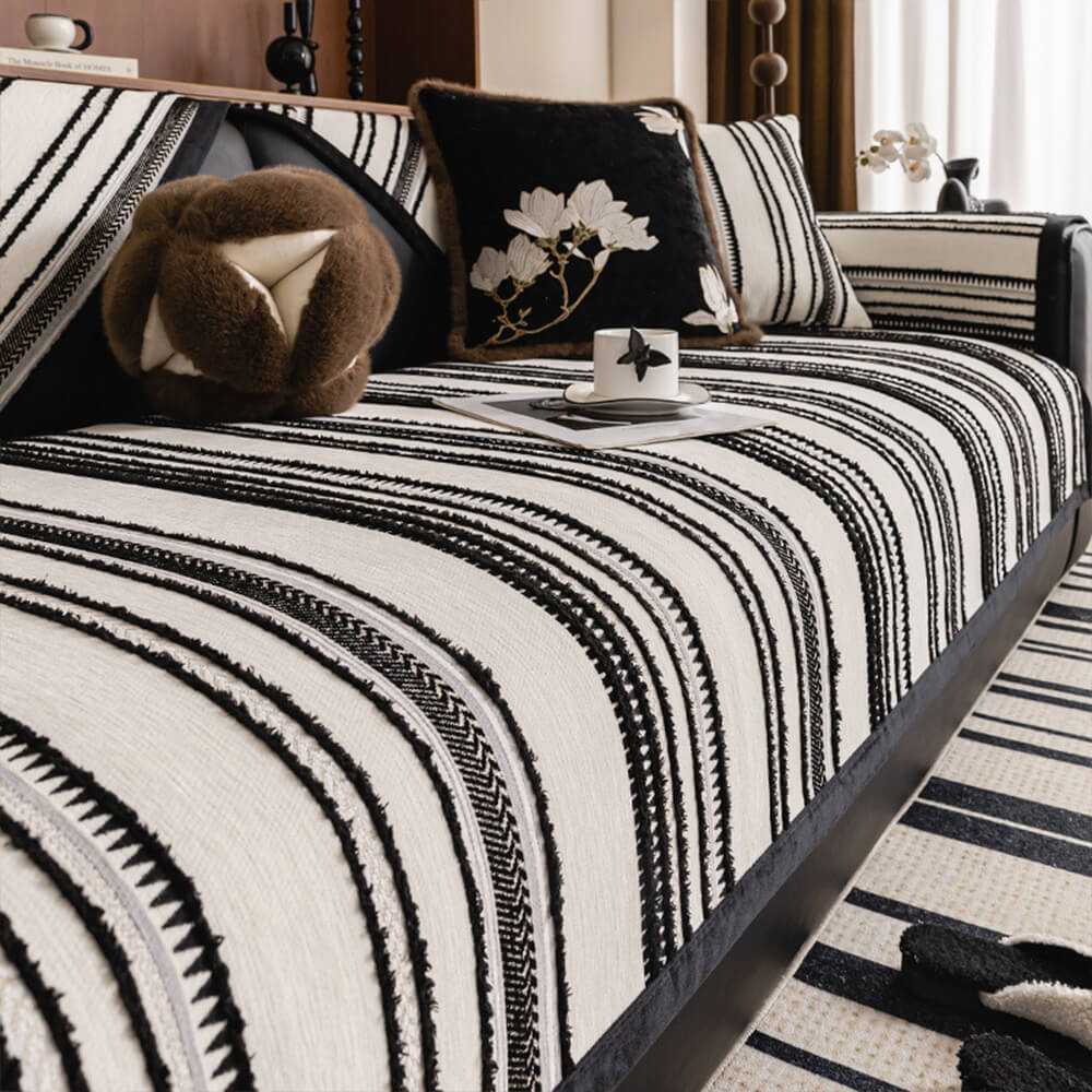 Elegant vintage style jacquard chenille non-slip furniture protector, perfect couch cover for pet owners.