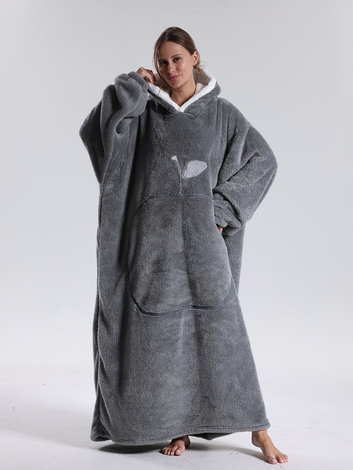 Unisex Ultimate Comfort Oversized Hoodie Blanket for cozy lounging & warmth.